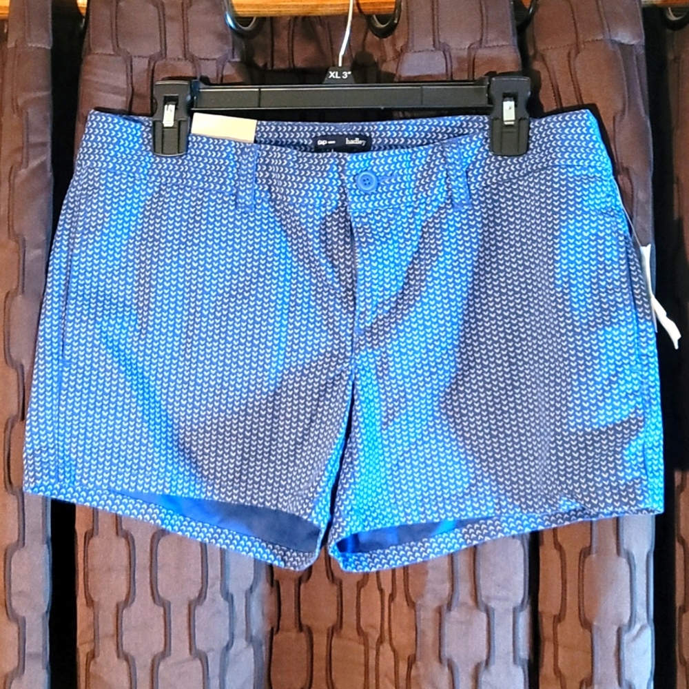 NEW Gap, Hadley, Women's Size 6 Shorts, Cute Blue with Arrow Print.